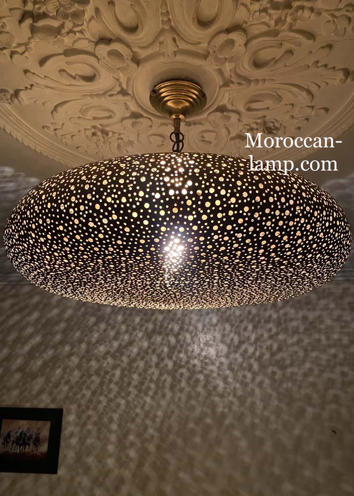 Lampes suspendues de style marocain en laiton
